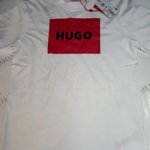 HUGO BOSS LOGO T-SHIRT SIZE 10 YEARS