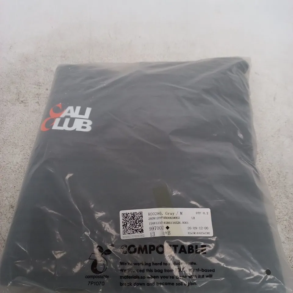 CALI CLUB LOGO HOODIE SIZE M