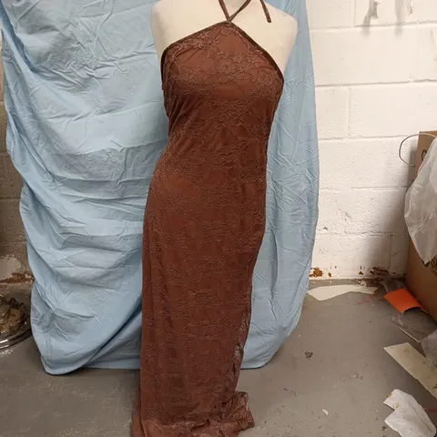 BOOHOO PETITE LACE HALTER NECK MAXI DRESS – CHOCOLATE, UK 14