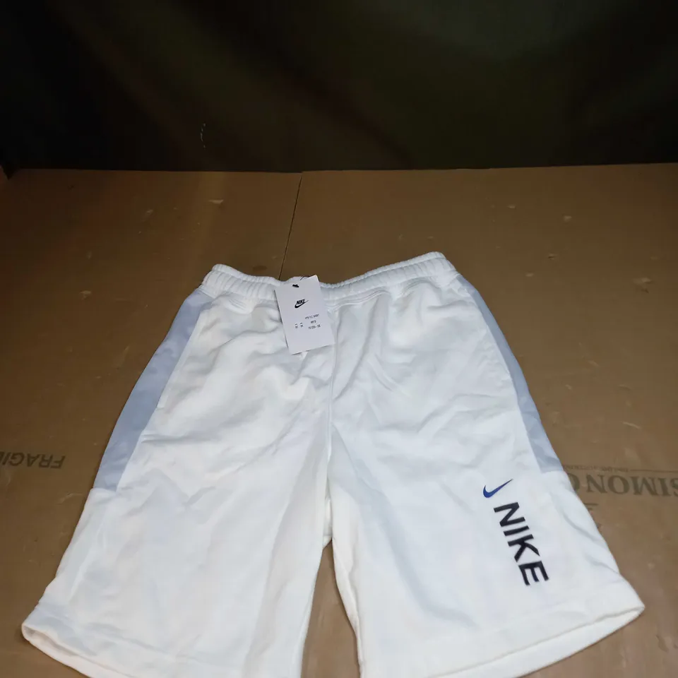NIKE FLEECED SHORTS SIZE L
