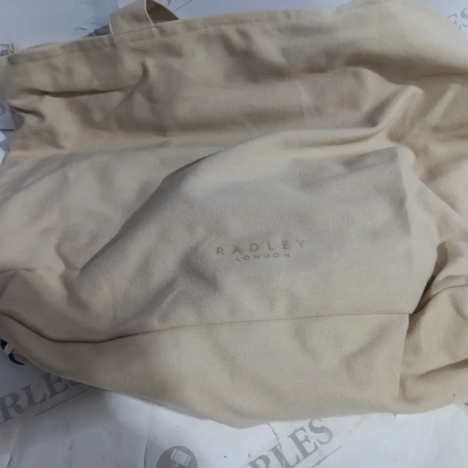 RADLEY LONDON CIRCLE MEWS TOTS AND CROOK SET 