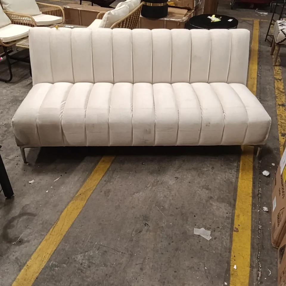 CREAM RETRACTABLE SOFA / SOFA BED 