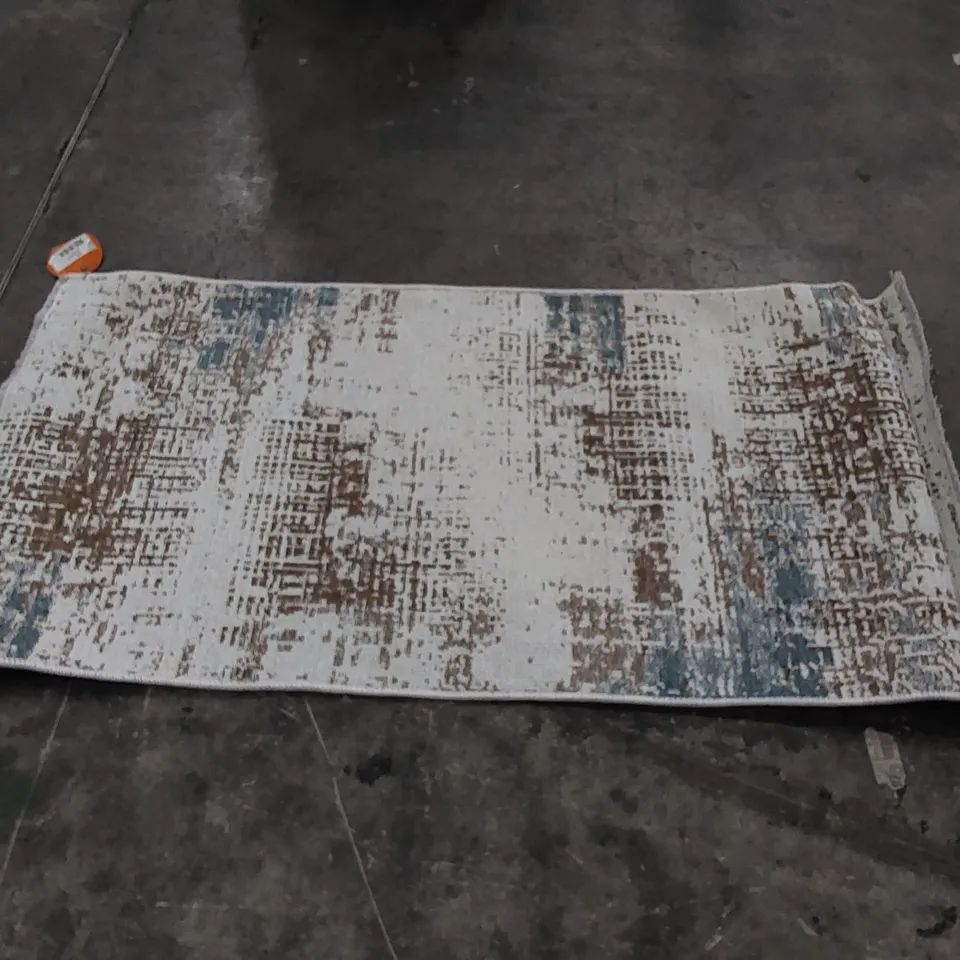 NK01 DISTORTION RUNNER RUG - CREAM/GREY // SIZE: 80 X 150cm