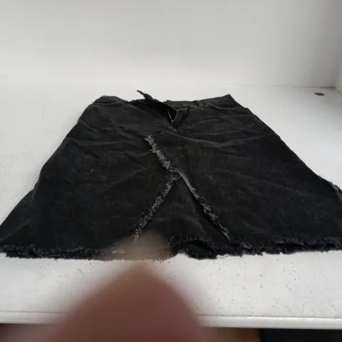 COLLUSION BLACK DENIM SKIRT - SIZE UK 6