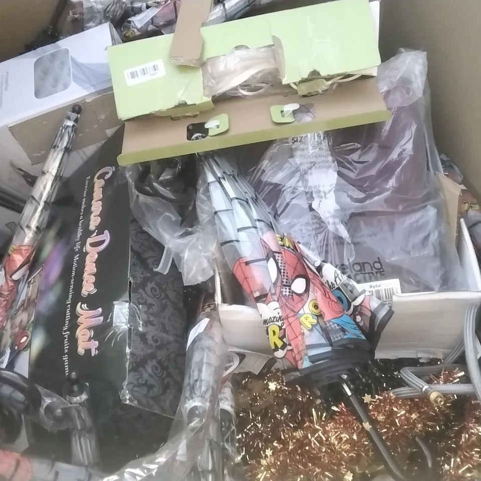 PALLET OF ASSORTED ITEMS INCLUDING SPIDERMAN UMBRELLA, GROHE SHOWER, CHRISTMAS WREATH, PELONIS PEDESTAL FAN, TOPS HEATED COVER, LIQUEFIED GAS BLOWTORCH