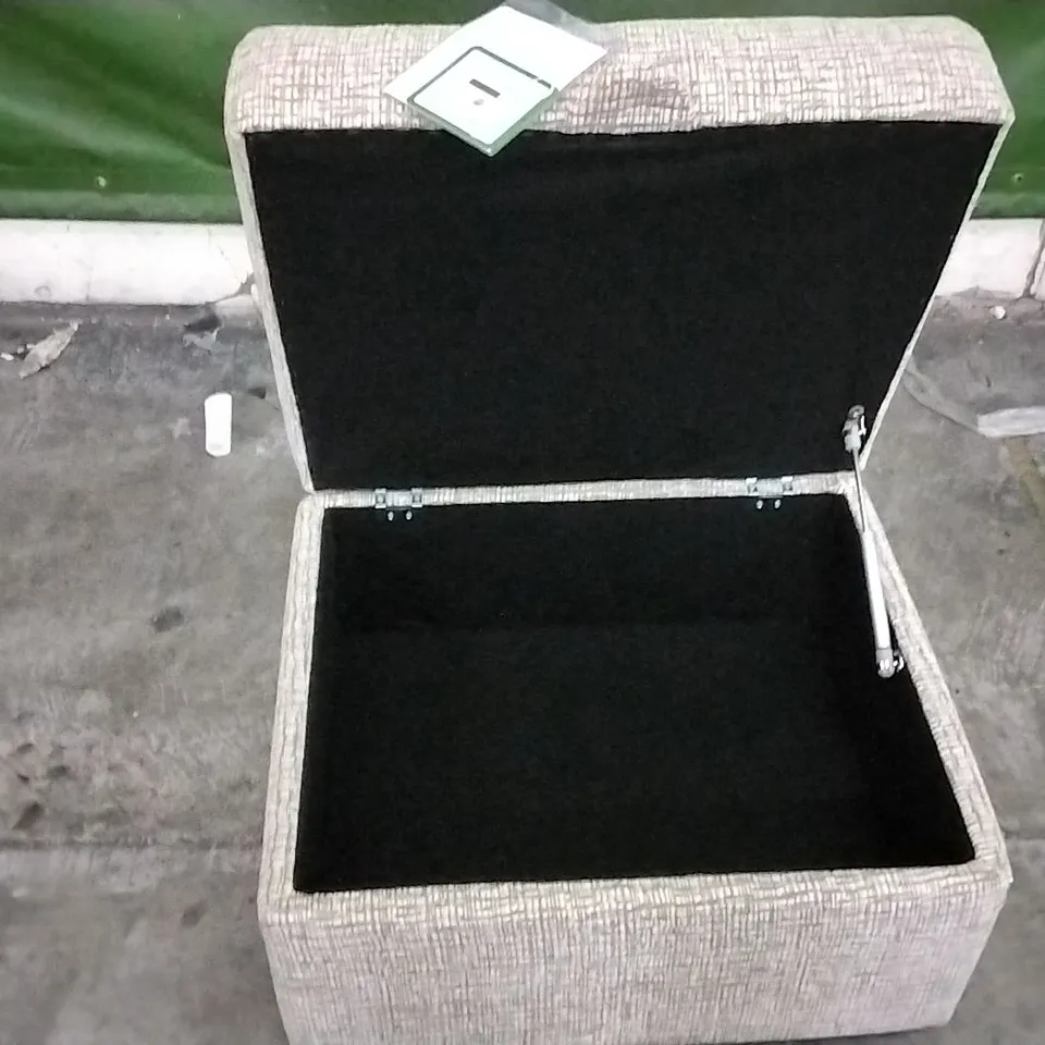 QUALITY DESIGNER LINTEL STORAGE FOOTSTOOL
