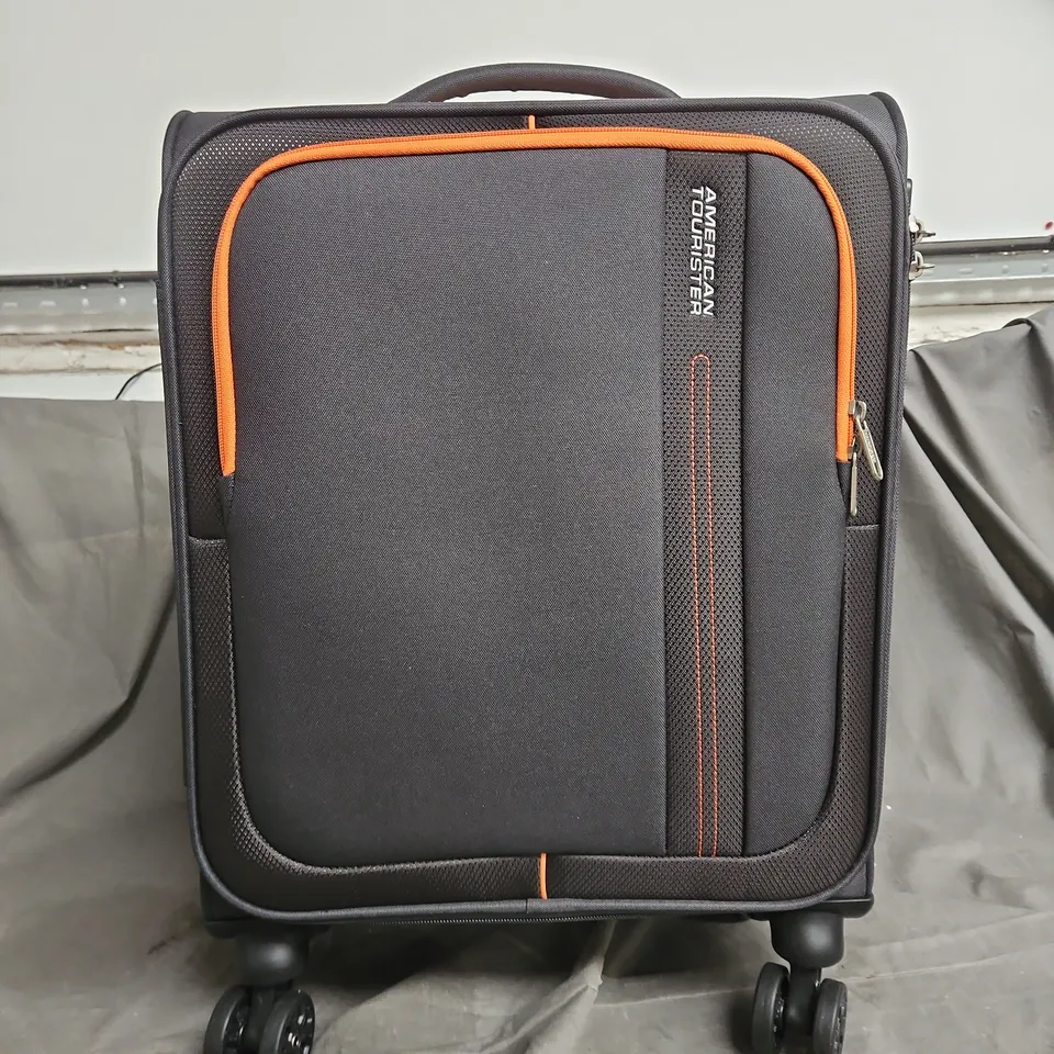 BOXED AMERICAN TOURISTER SEA SEEKER SPINNER 55 CABIN SOFT SUITCASE IN CHARCOAL GREY 