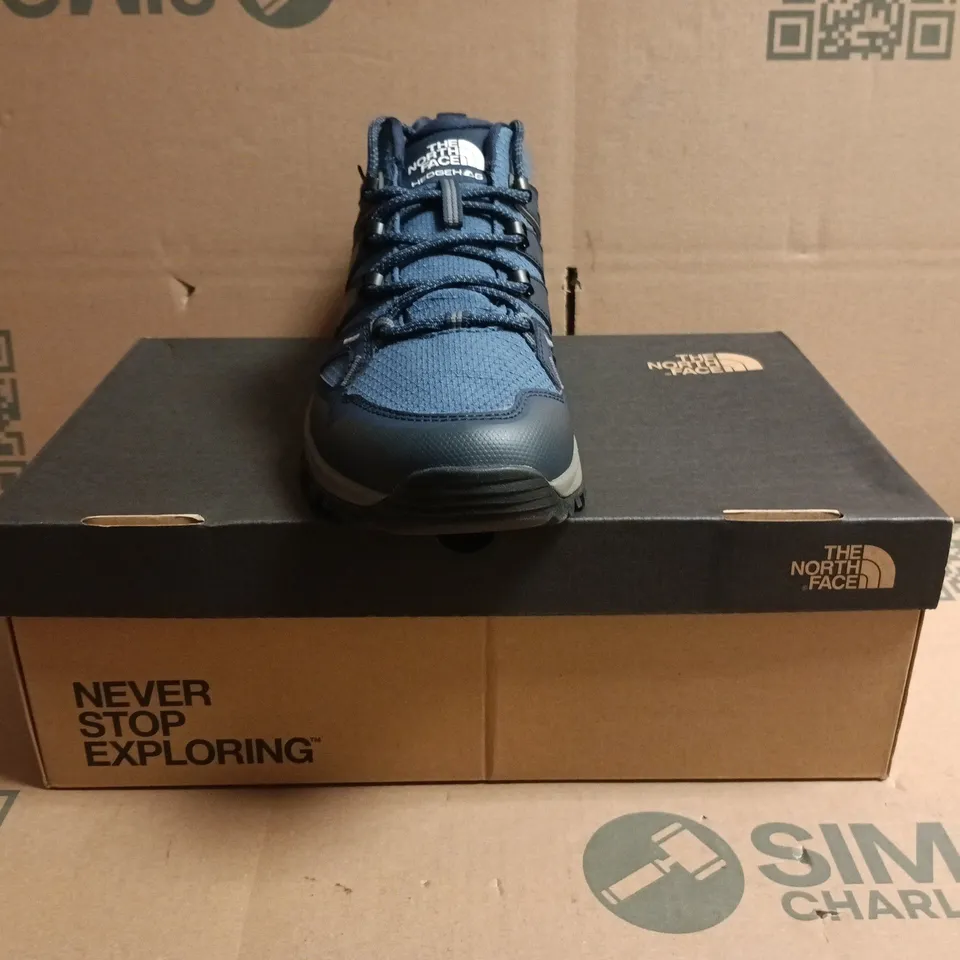 BOXED PAIR OF THEW NORTH FACE TRAINERS IN NAVY/BLUE SIZE UK 8.5