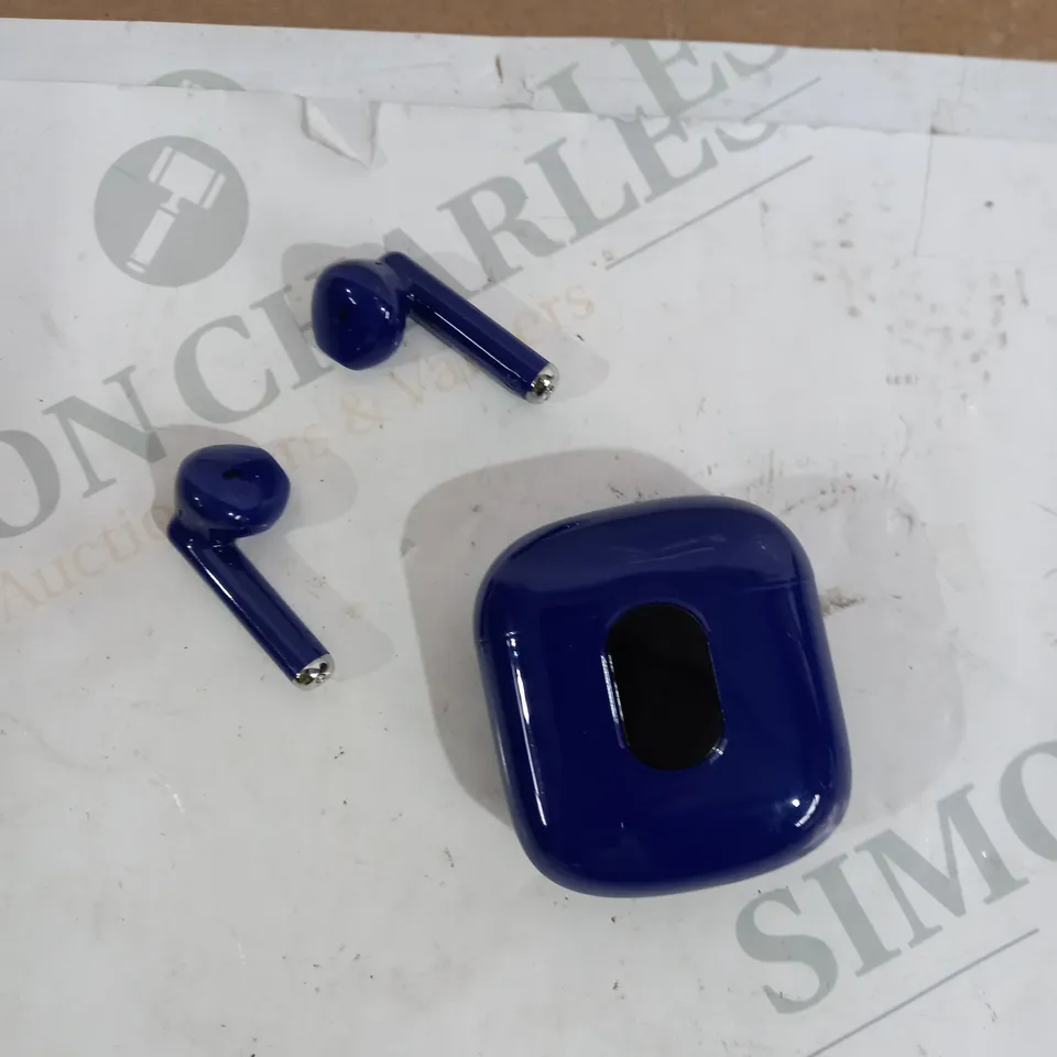 BOXED APTKDOE IS07 TRUE WIRELESS EARBUDS 