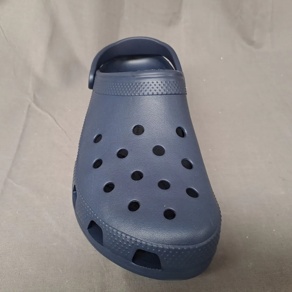 PAIR OF CROCS CLASSIC IN NAVY UK SIZE M14