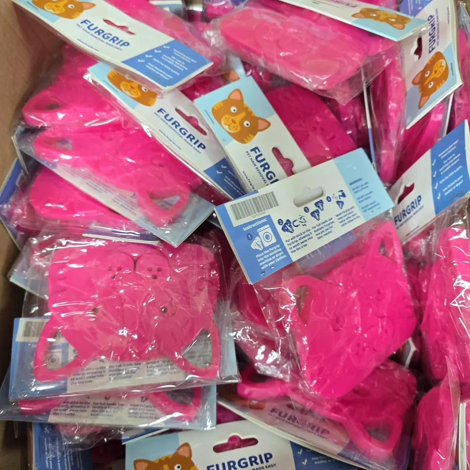 APPROXIMATELY 120 FURGRIP LAUNDRY PET HAIR REMOVERS - CAT