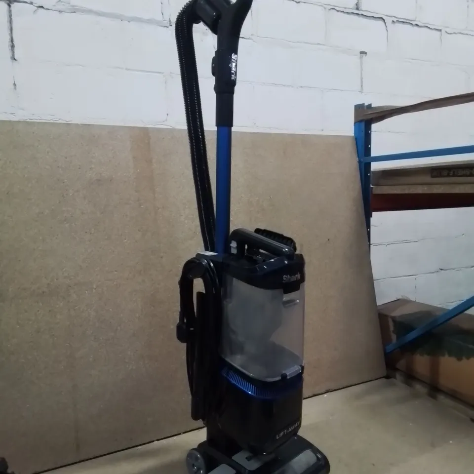 SHARK LIFT AWAY UPRIGHT VACUUM CLEANER - COLLECTION ONLY 