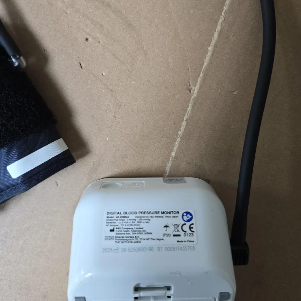 A&D MEDICAL DIGITAL BLOOD PRESSURE MONITOR WITH ARM CUFF