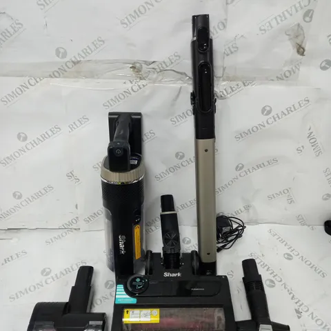 BOXED SHARK STRATOS CORDLESS VACUUM IZ400UKT