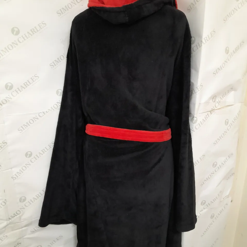 MANCHESTER UNITED OFFICIAL DRESSING GOWN IN BLACK AND RED SIZE XL