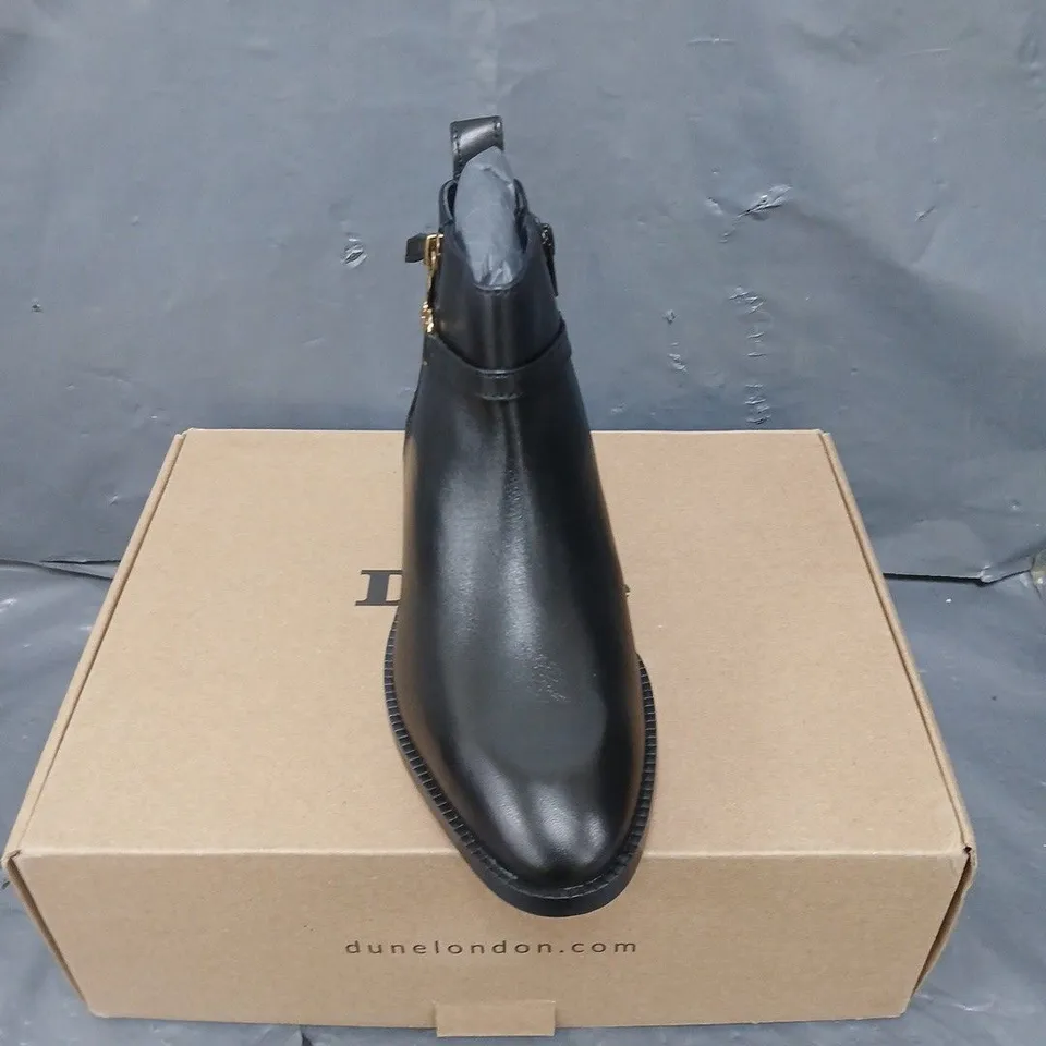 BOXED PAIR OF DUNE LONDON WF PARKLYN BOOTS IN BLACK - 5