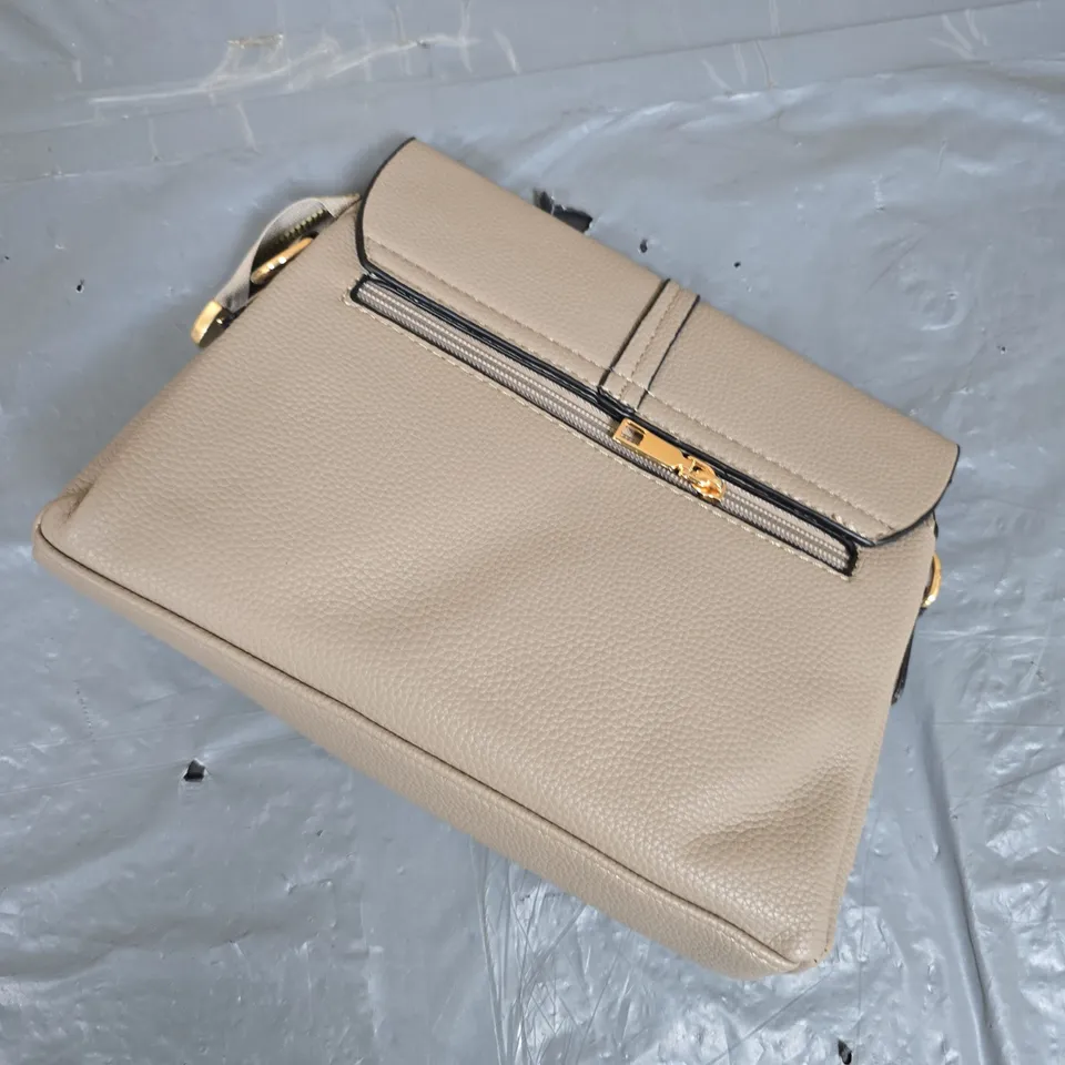 BEIGE PEBBLED LEATHER HANDBAG – SHOULDER BAG (UNBRANDED)