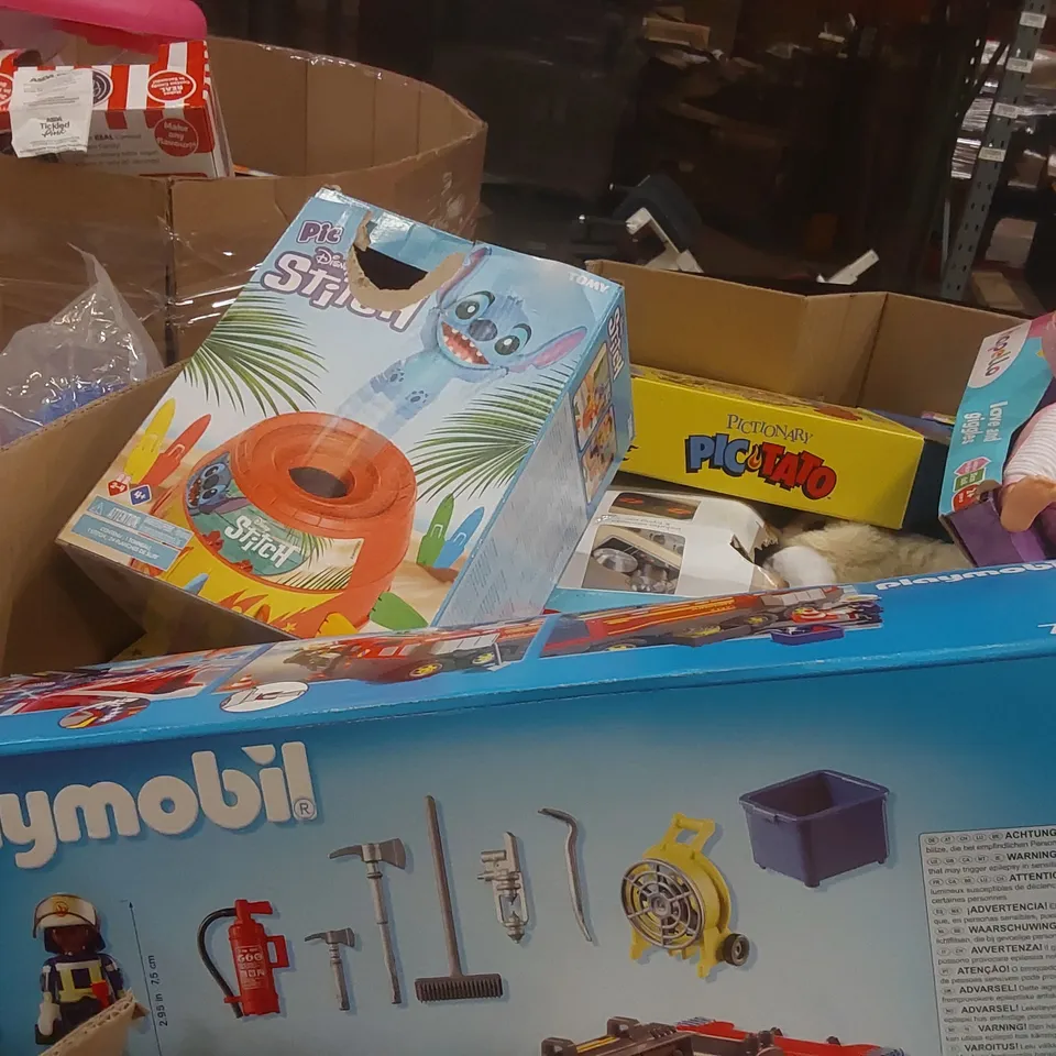 PALLET CONTAINING A LARGE QUANTITY OF ASSORTED TOYS INCLUDING: PLAYMOBIL FIRE TRUCK, BABY DOLL, HOT WHEELS DRAGON CAR, FOOTBALL ECT