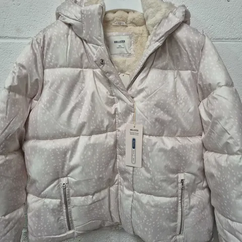 HOLLISTER WOMEN'S PUFFER JACKET – PALE GREY WITH WHITE SPECKLES; FAUX FUR-LINED HOOD – SIZE XXL