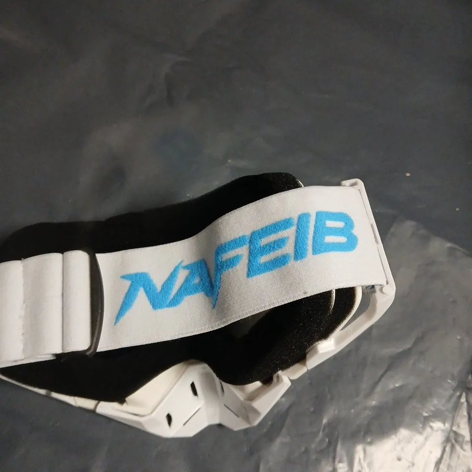 NAFEIB WHITE-FRAME SKI GOGGLES WITH BLUE ELASTIC STRAP