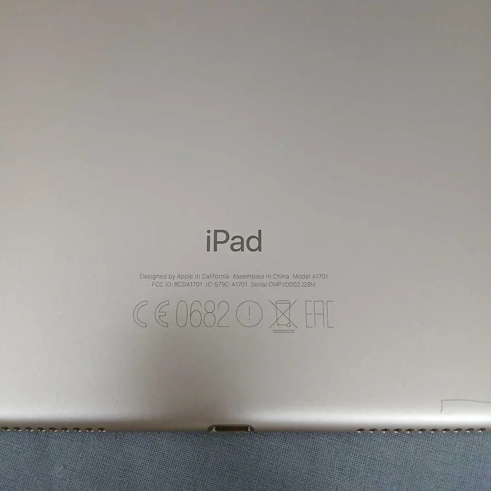 APPLE IPAD PRO 10.5-INCH (GOLD) 64GB – WI‑FI