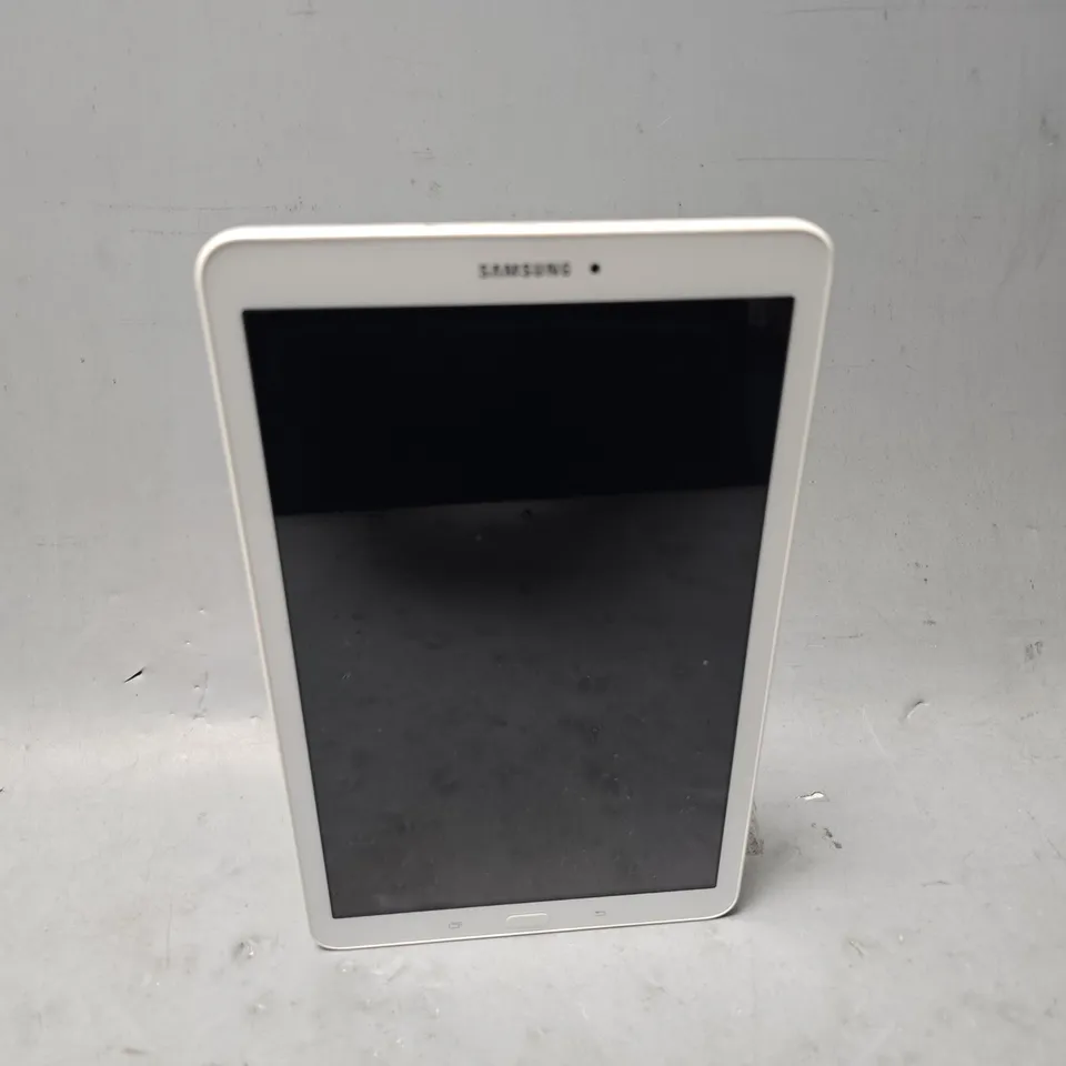 SAMSUNG SM-T560 TABLET 