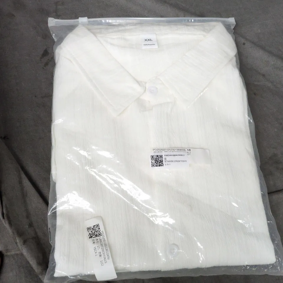 ASSORTED CLOTHING ITEMS BOX, INCLUDES MENS AND WOMENS CLOTHING. SIZES VARIES, BOX INCLUDES HATS,SHIRTS AND MORE 