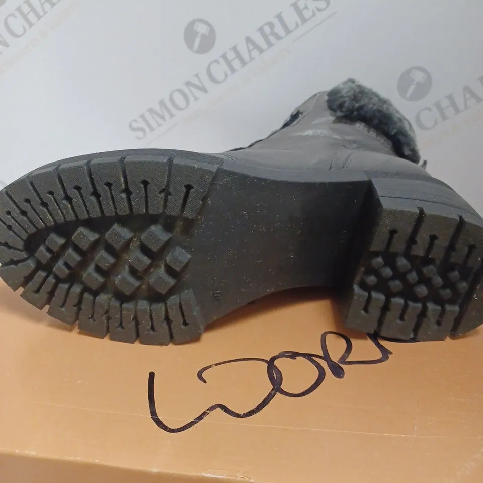 BOXED MODA IN PELLE HIKING BOOTS, GREY - SIZE 3
