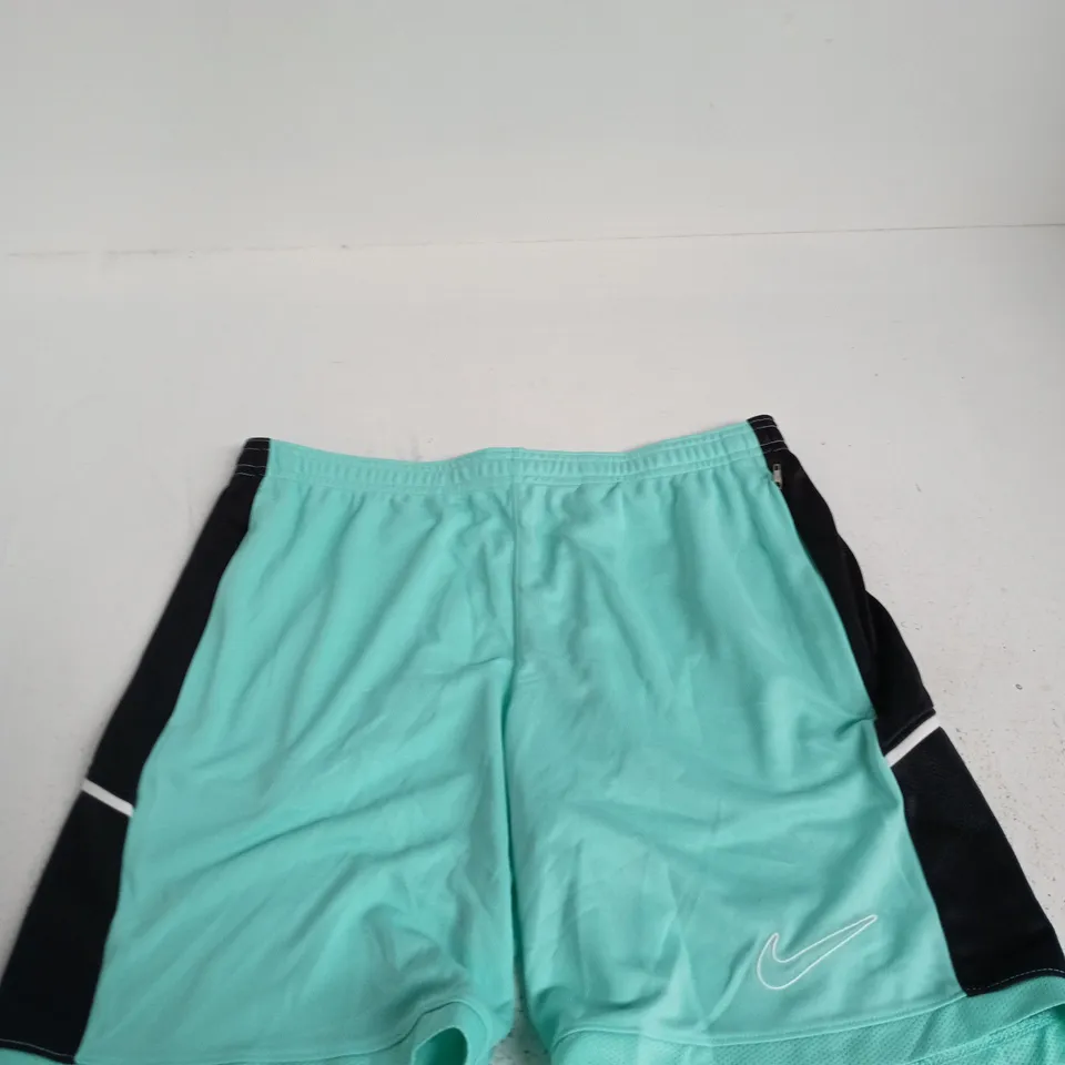 NIKE MEN’S SLIM FIT DRI-FIT SHORTS – TURQUOISE, SIZE M
