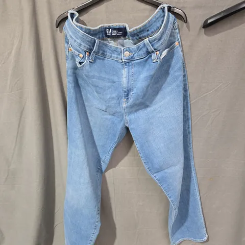 GAP DENIM CLASSIC STRAIGHT JEANS – UK 18 (US 18 / 34R INSEAM)