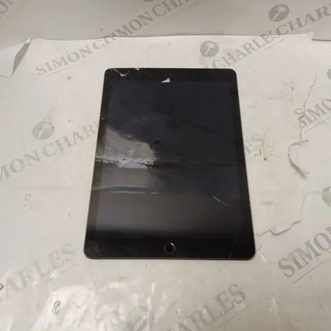 APPLE IPAD IN SILVER MODEL A1567