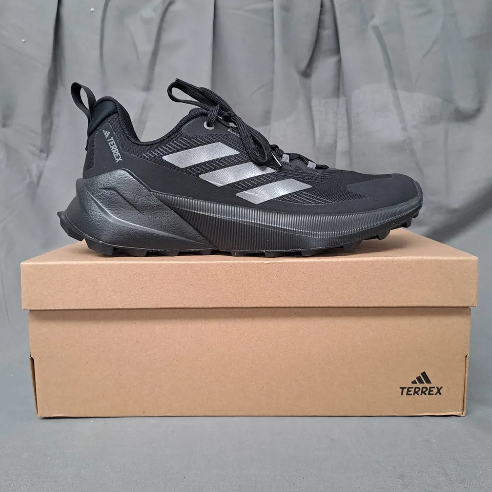 BOXED PAIR OF ADIDAS TERREX TRAILMAKER 2 SHOES IN BLACK UK SIZE 7.5