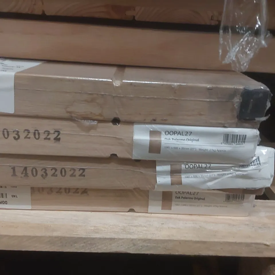 PALLET CONTAINING A VERY LARGE QUANTITY OF ASSORTED WOODEN INTERNAL DOORS