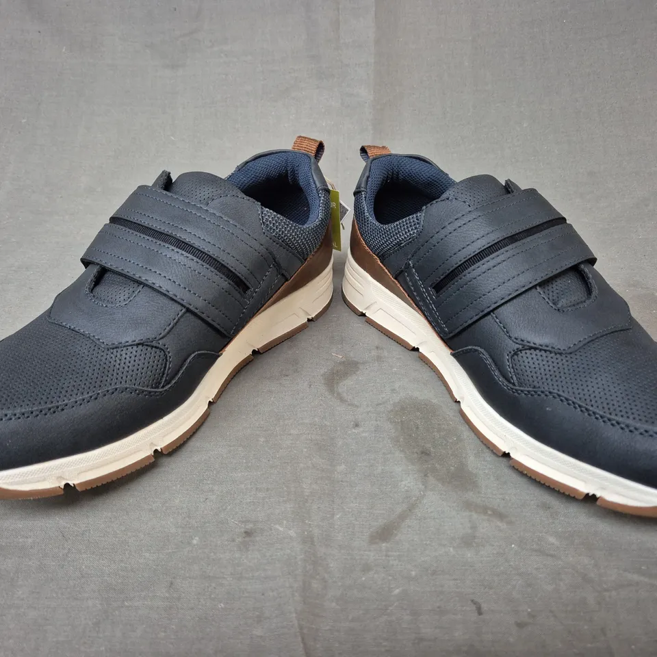 BOXED PAIR OF RELIFE SHOES IN NAVY/BROWN EU SIZE 42