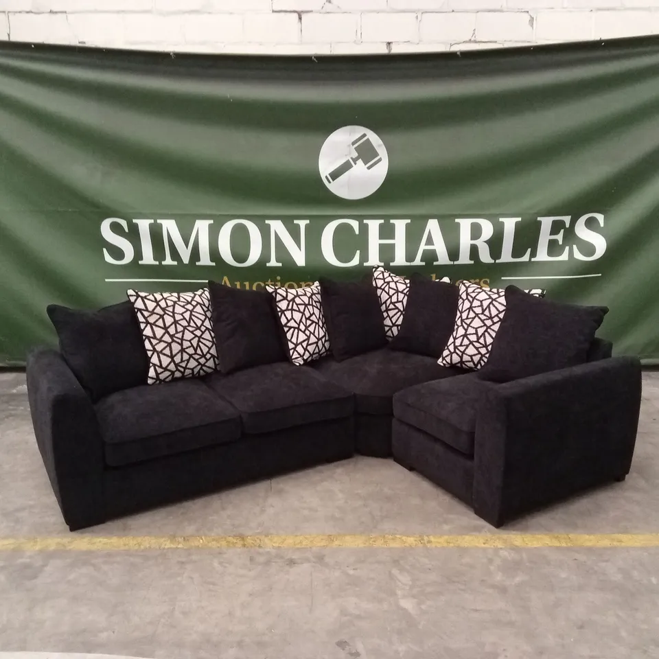 PAYTON RIGHT HAND CORNER GROUP/CHAISE SOFA RRP £1249