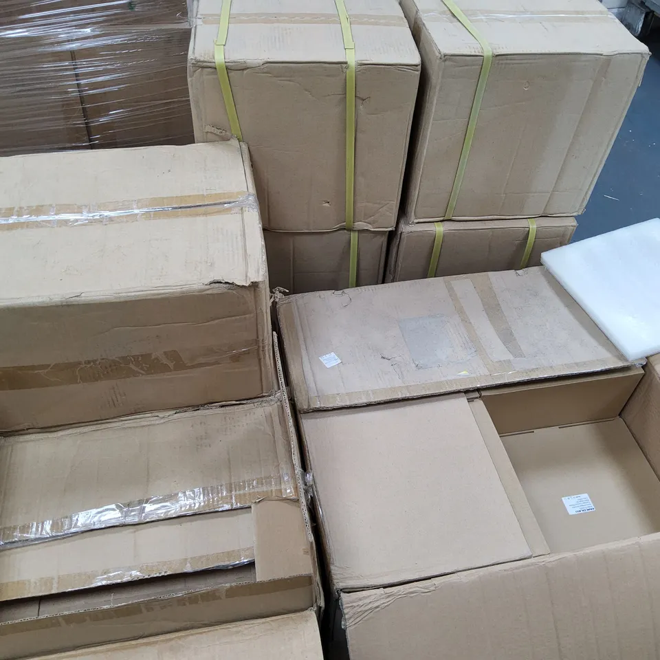 PALLET CONTAINING APPROXIMATELY 18 MULTIPACK BOXES OF LIGHTING ITEMS TO INCLUDE EMCO ELED23 LIGHTS AND ASSORTED LIGHTING BALLAST BATTERY BOXES