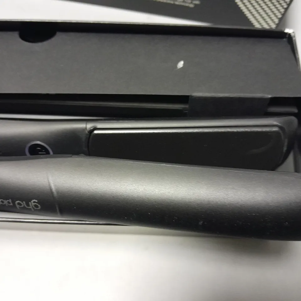 BOXED GHD PLATINUM+ PROFESSIONAL SMART STYLER