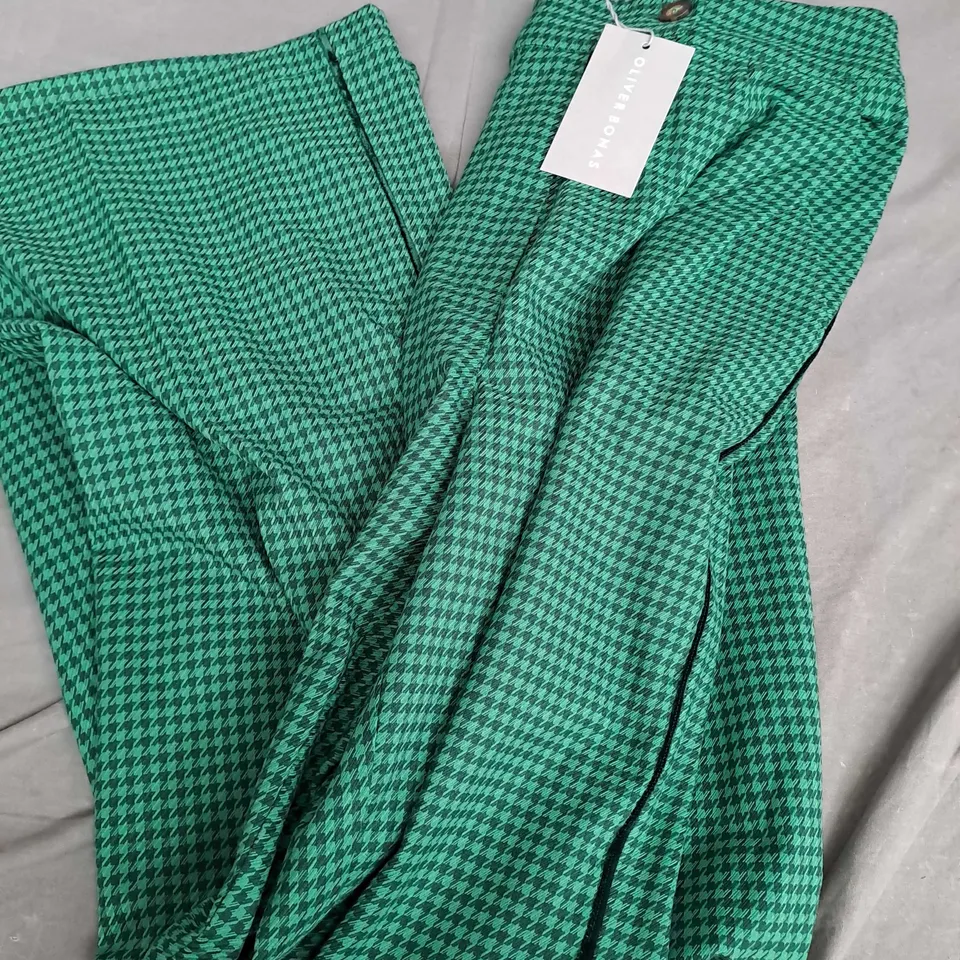 OLIVER BONAS DOGTOOTH TROUSERS IN GREEN - SIZE 12