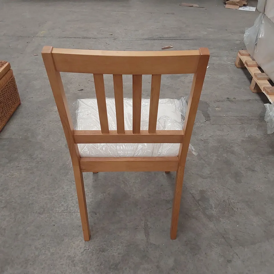 DESIGNER WOODEN DINING CHAIR WITH UPHOLSTERED PADDING 