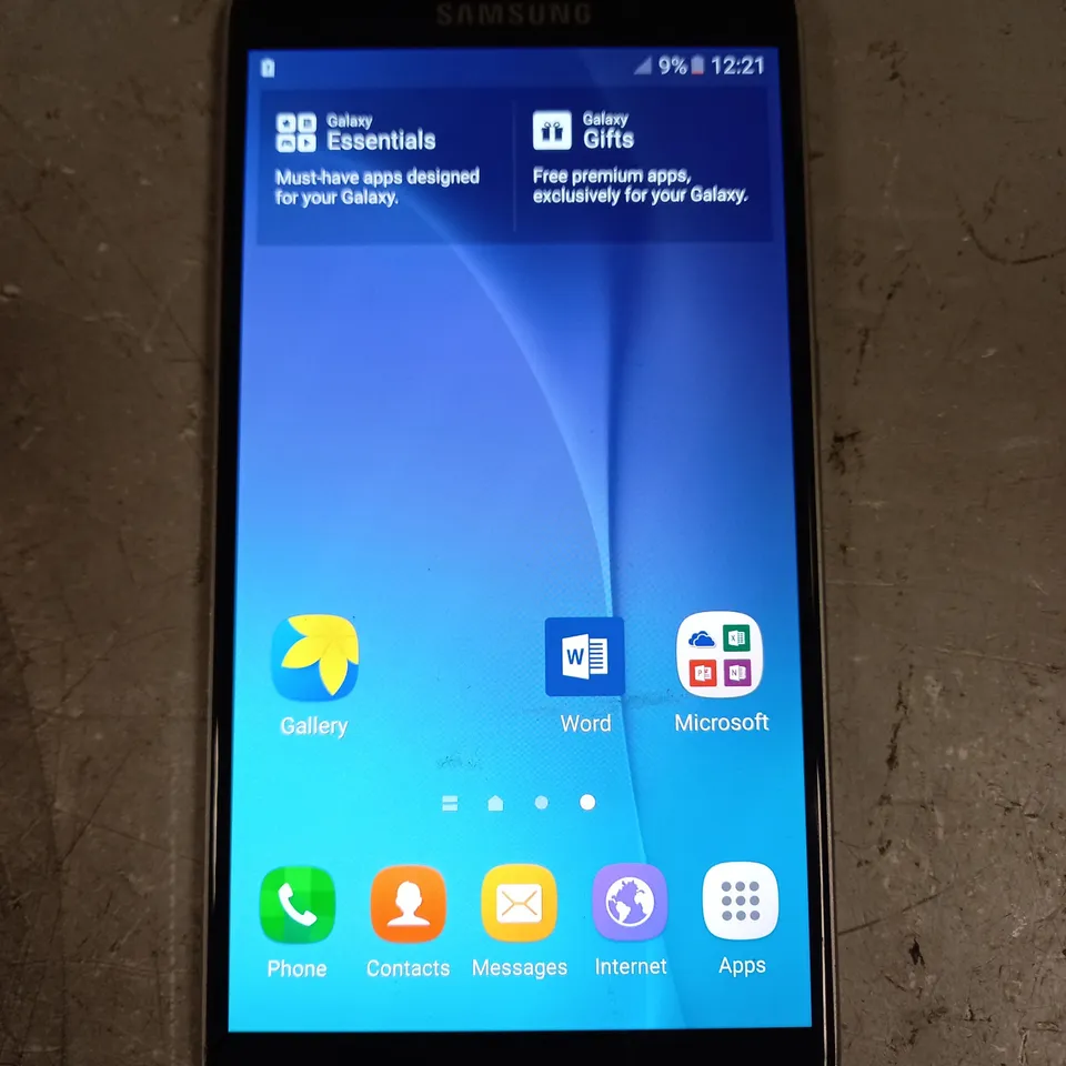 SAMSUNG GALAXY S6 SMARTPHONE 