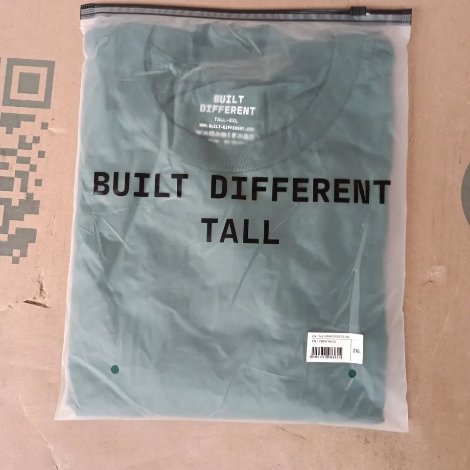 BAGGED BUILT DIFFERENT TALL CREW NECK T-SHIRT IN GREEN SIZE 2XL