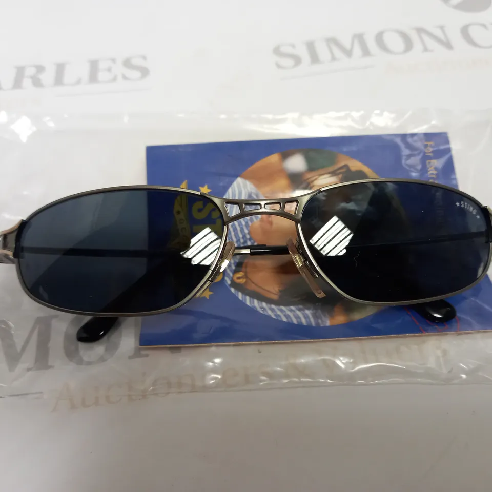 APPROX 10 DERIGO STING SUNGLASSES