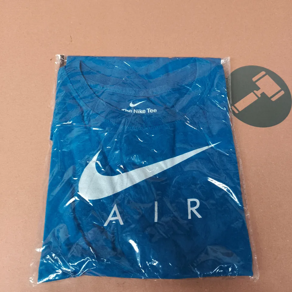 NIKE CASUAL GRAPHIC TEE - SIZE XL