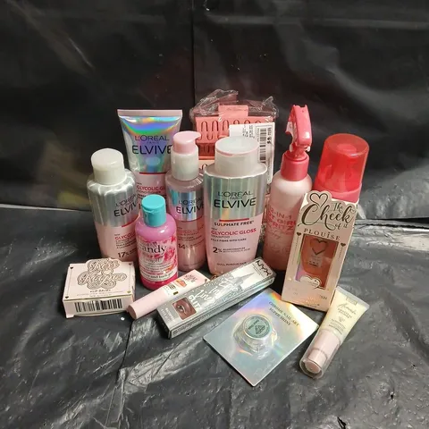 APPROXIMATEY 20 ASSORTED HEALTH AND BEAUTY PRODUCTS TO INCLUDE - PLOUISE THE CHEEK OF IT BLUSH IN SUGAR PIE - L'OREAL ELVIVE GLYCOLIC GLOSS HAIR CARE - NYX GLITZ WATERPROOF LINER IN FLASHY FLARE - ETC