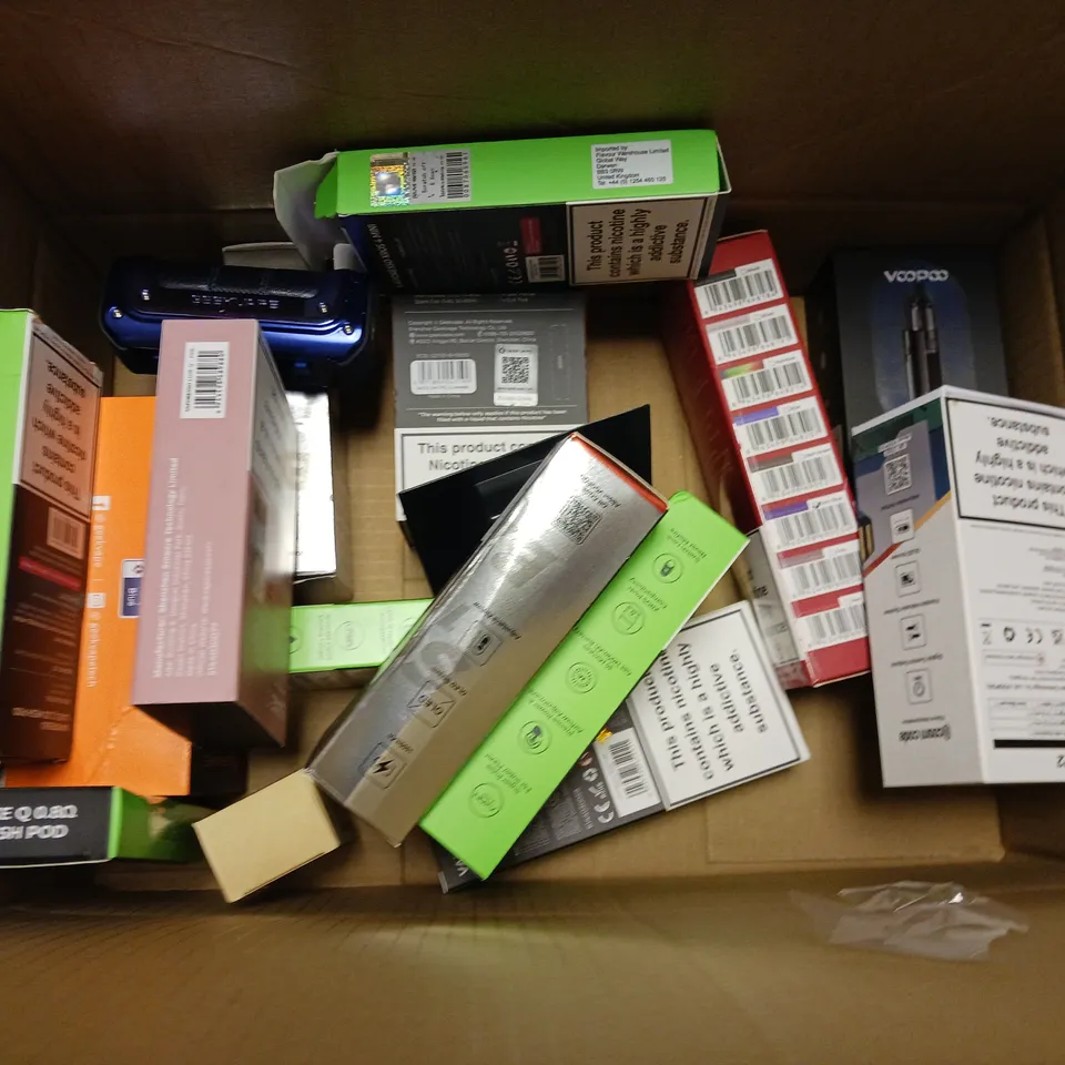 APPROXIMATELY 20 VAPES & E-CIGARETTES TO INCLUDE VAPORESSO XROS PRO, VOOPOO DRAG X2, VAPORESSO LUXE Q, ETC
