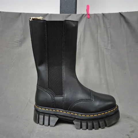 BOXED PAIR OF DR MARTENS CHELSEA TALL BOOTS IN BLACK UK SIZE 6.5