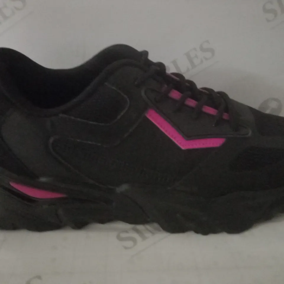 BOXED PAIR OF KOI ECSTASY RAVE CULTURE MEN'S TRAINERS SIZE 6