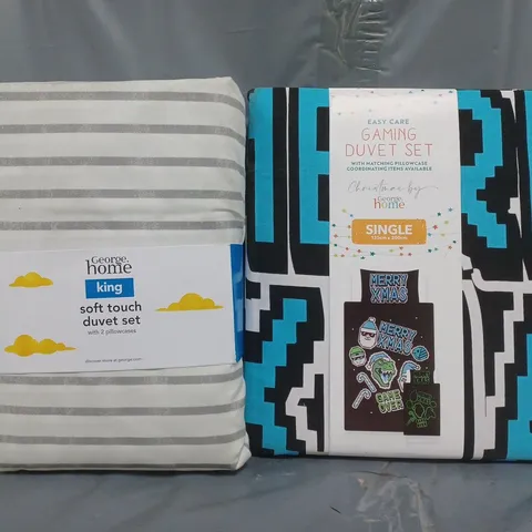 BOX OF APPROXIMATELY 15 ASSORTED HOUSEHOLD ITEMS TO INCLUDE SOFT TOUCH DUVET SET, GAMING DUVET SET, MUSICAL PRAM TIE, ETC - COLLECTION ONLY