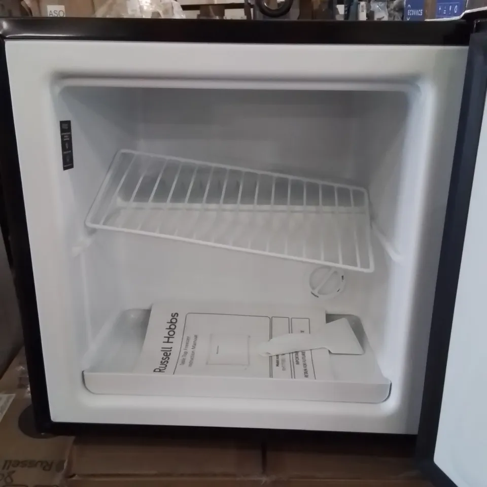 BOXED RUSSELL HOBBS RHTTF0E1B MINI FRIDGE - BLACK