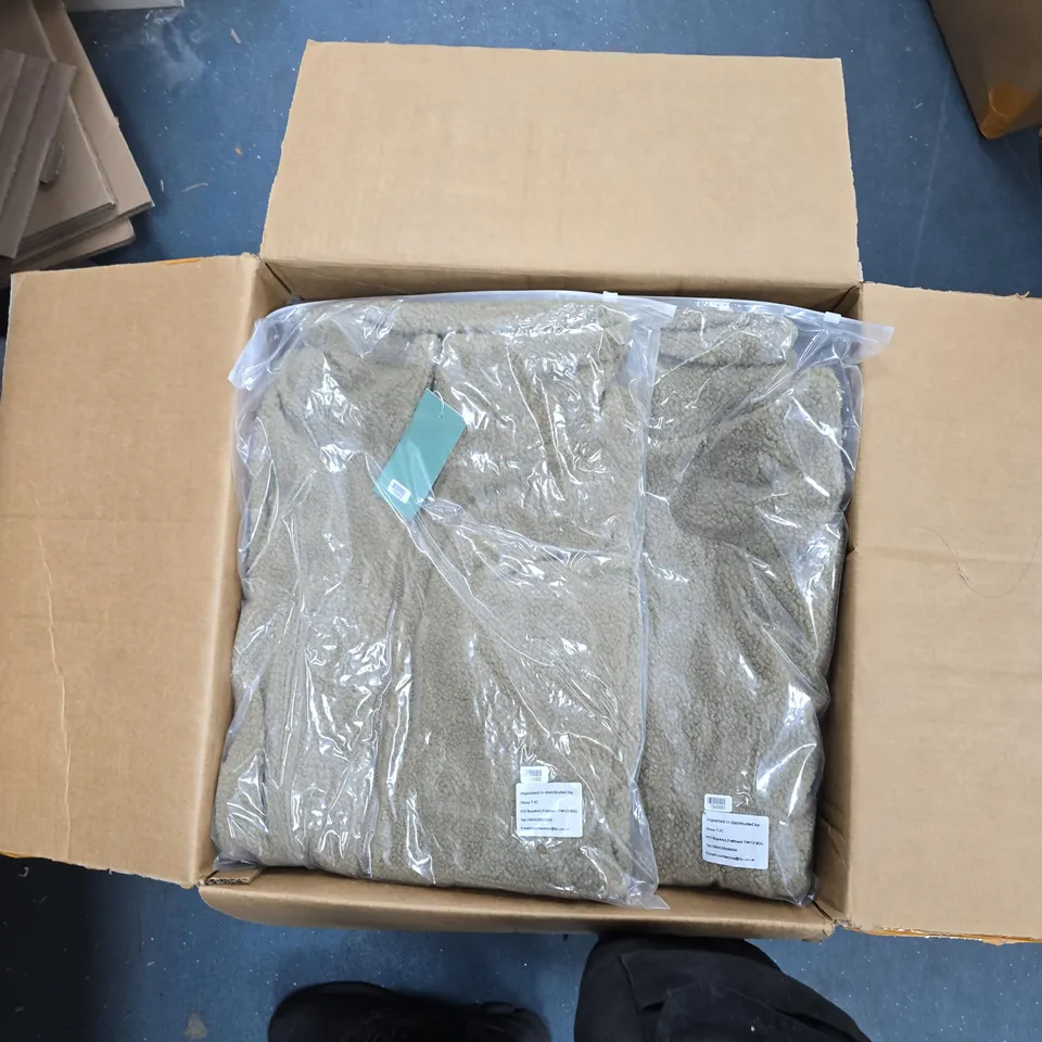 BOX OF APPROXIMATELY 15 ASSORTED CLOTHING TO INCLUDE: LA MAREY GREEN PLUSH JACKET